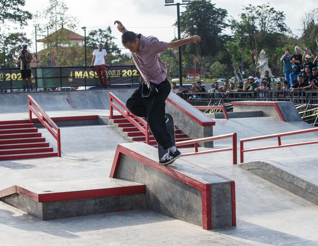 Sanggoe Tanjung - Cab 270 Bs nosebluntslide