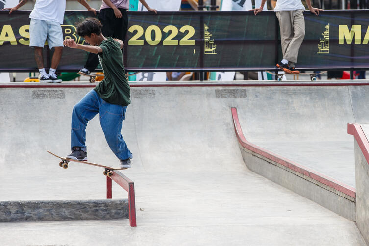 Erlangga Putra - FS bluntslide