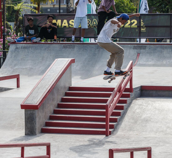 Harley Bintang - Kickflip FS boardslide
