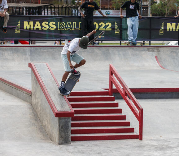 Hafizd Kurniawan - BS crooked grind