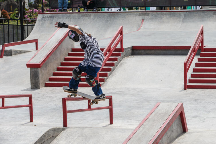 Zeefara Mahika - FS boardslide