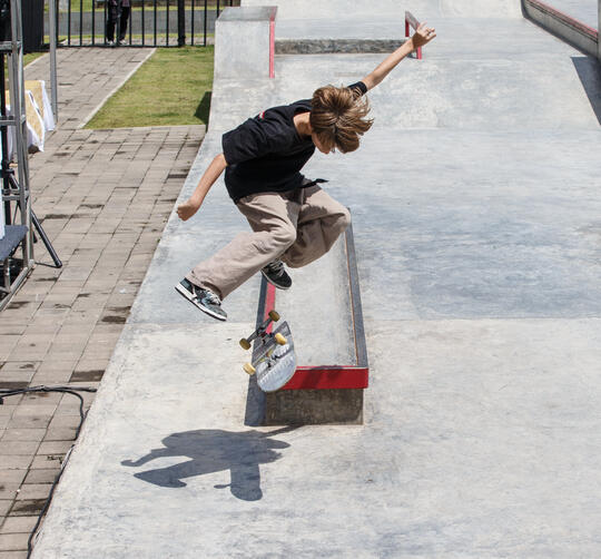 Keiran Cooey - Ollie up Kickflip