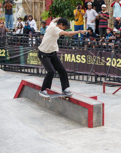 Geng Jakarrin - FS tailslide